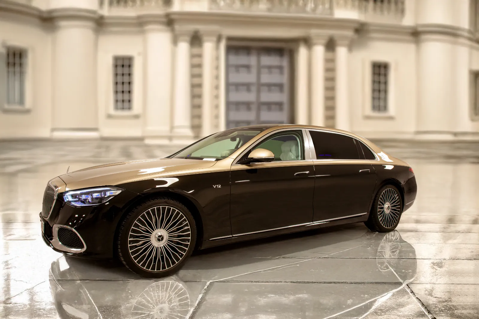Maybach Limousine Seite Chauffeur Frankfurt